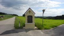 Blick zu einen schnen Bildstock am Ortsende von Attenreith an der Strae nach Eppenberg 