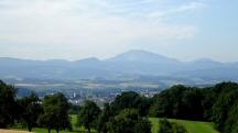 Fernblick nach St. Leonhard am Forst und weiter zum tscher (Bild gezoomt) 
