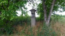  Blick zum Hiatakreuz in der Riede Zwischengraben 
