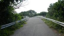 Blick auf die Wanderstrecke zur Brcke ber die S33 