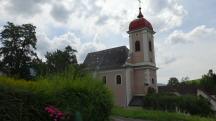 Blick zur Pfarrkirche Pisching, ist dem Hl. Urban (Weinheiliger) geweiht
