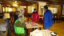  Wanderer beim Start 