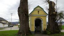  Blick zur Nepomukkapelle in Freidegg 