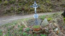  Blick zu einen Wegkreuz am Eichberg 