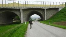 Blick auf die Wanderstrecke bei der A1 Unterfhrung in Gemersdorf 