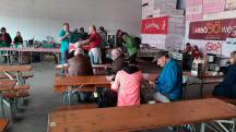 Wanderer und Marathonis in der Kickinger LkW-Halle 