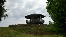  Blick zum Aussichtspavillon Albrechtsberg 