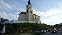 Blick zur  Kath. Filialkirche hll. Philipp und Jakob in Glaubendorf 