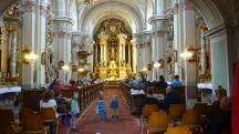 Blick in das Langhaus der Katholische Pfarr- und Wallfahrtskirche Schmerzhafte Muttergottes in Maria Jeutendorf