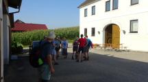  Wanderer bei dem Gehft in Hofa mit der 2. K+L 