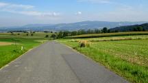Blick auf die falsche Wanderroute auf der L6146 nach Moos 