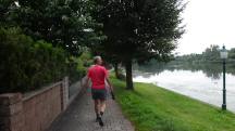 Wanderroute auf dem Pappelweg entlang des Schlossteichs 