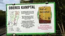  Blick zu einer Infotafel fr den Touristen 