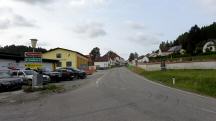 Blick auf die Wanderstrecke entlang der Knigswiesener Strae (B124) in Rappottenstein 