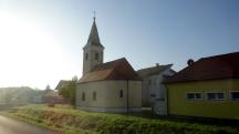 Blick zur Kath. Kapelle Unterhautzenthal (Hl. Leonhard)