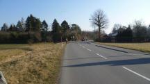 Blick auf die Wanderstrecke kurz entlang der Hauptstrae bei Blindenmarkt