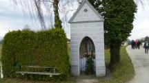 schne kleine Kapelle an der Straenkreuzung der L6288 nach Unter Umberg