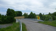 Blick auf die Wanderstrecke bei der Brcke ber der A1