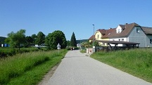 Blick auf die Wanderstrecke entlang des Michelbachs nach Plosdorf 
