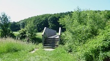 Blick zum Steg ber den Stssingbach (Route der langen Strecken)
