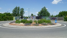 Blick zum Kreisverkehr in Neukirchstetten (Wienerstrae) 