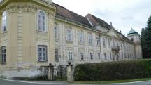  Blick zum Schloss Heiligenkreuz 