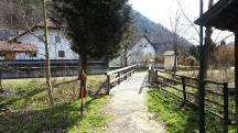  Wanderroute �ber den Steg des Wehrbachs 