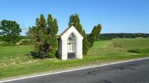  Blick zur Gutmayer Kapelle an der B35   