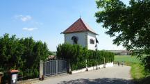 Blick zu einen impossanten Geb�ude in der Kirchengasse