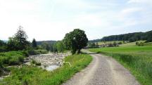  Blick auf die Wanderstrecke entlang des Michelbachs 