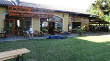  Blick zum Pfarrstadl = Start-/Zielgeb�ude 