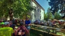  Wanderer im Zielraum - Pfarrgarten 
