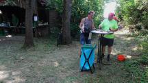  Wanderfreunde bei der 2. Kontrollstelle 