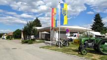  Blick zum Dorfhaus Glaubendorf ist Start-/Zielgeb�ude 