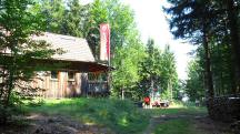 die Schutzh�tte Peilstein und Labestelle ist in Sicht 
