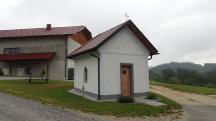 Blick zur Kapelle bei den Geh�ften Mayrhof