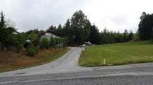 Blick auf die Wanderstrecke bei der Kreuzung der Greiner Stra�e (B119a)