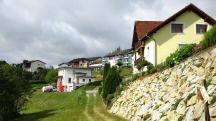 Blick auf die Wanderstrecke auf dem Hochgarten-Weg