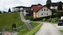 Blick auf die Wanderstrecke auf dem Hochgarten-Weg