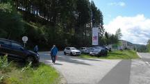 Blick auf die Wanderstrecke - auf der Linzer Stra�e zum Ziel