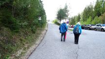 Blick auf die Wanderstrecke - auf der Linzer Stra�e zum Ziel