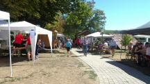  Wanderer und G�ste im Zielraum 