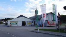  Blick zum Start-/Zielgeb�ude mit Festzelt 