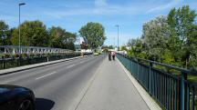  Blick auf die Wanderstrecke auf der Traisenbr�cke 