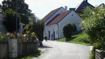 Blick auf die Wanderstrecke auf der Waldlesberger Stra�e